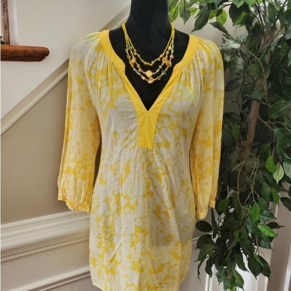H&M Tops - H&M Yellow & White V-Neck 3/4 Sleeve Shirt Dress